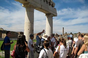 Students learning about Roman antiquities